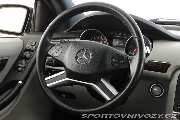 Mercedes-Benz Ostatní modely R R 500 4MATIC 2009