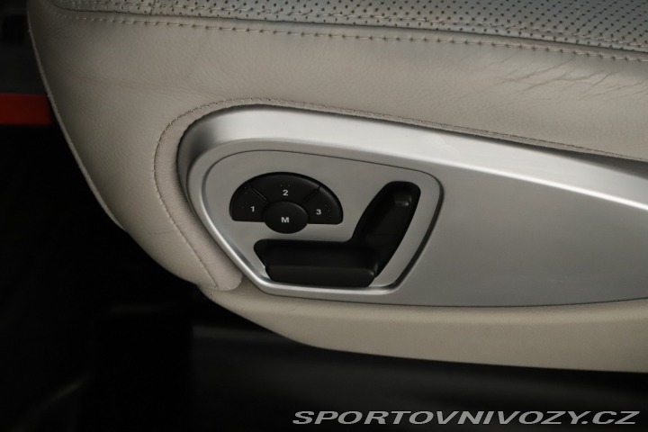 Mercedes-Benz Ostatní modely R R 500 4MATIC 2009