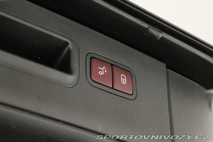 Mercedes-Benz Ostatní modely R R 500 4MATIC 2009