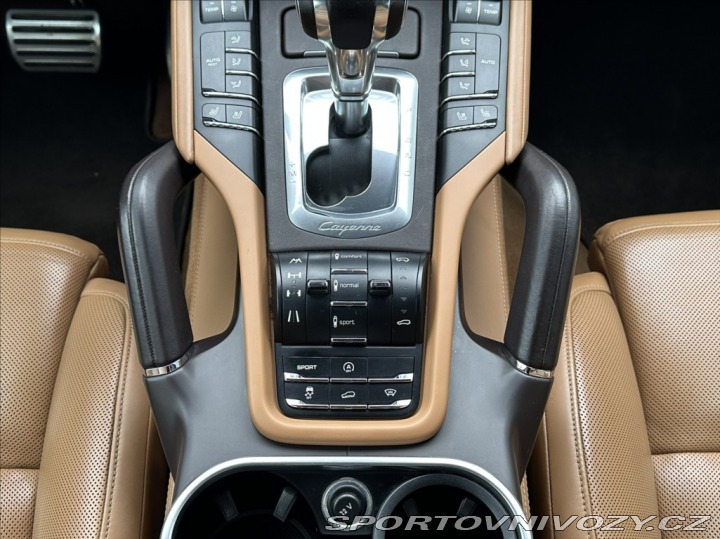 Porsche Cayenne 4,8 V8 420PS  GTS A/T 4x4 2012