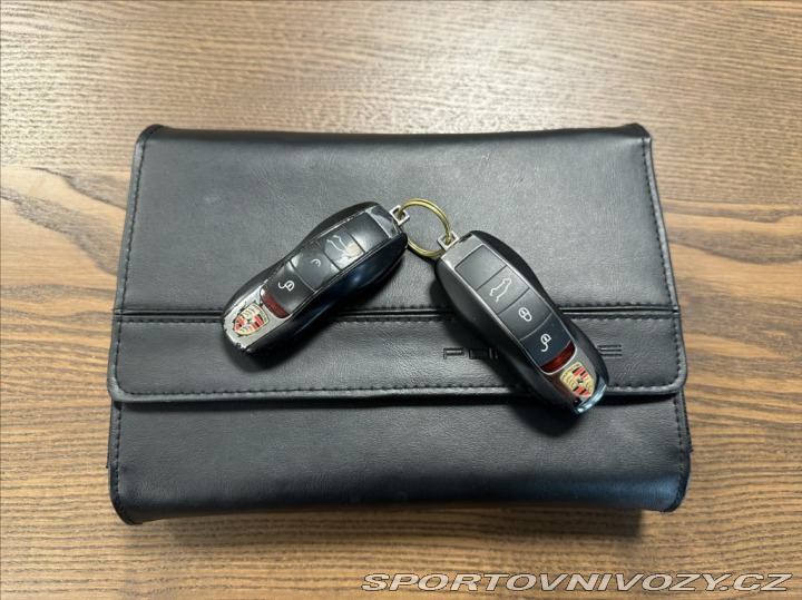 Porsche Cayenne 4,8 V8 420PS  GTS A/T 4x4 2012