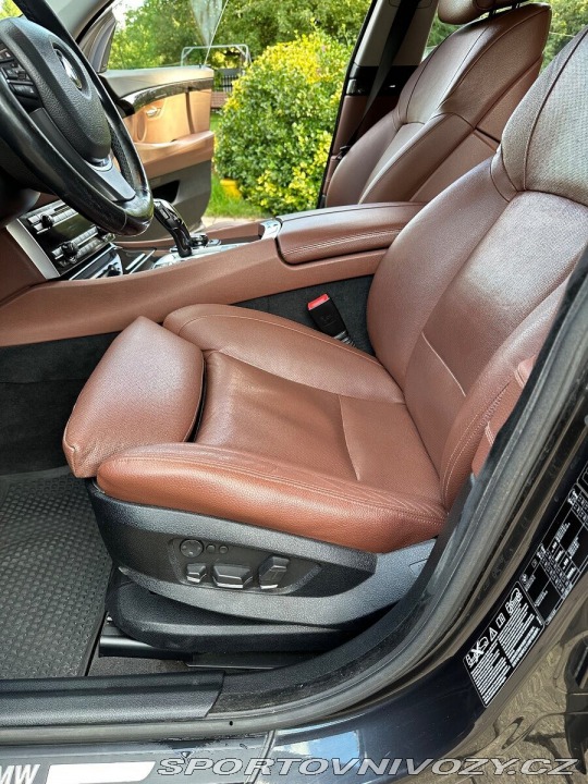 BMW 5 3,0 GT xDrive 2012 výbo 2012