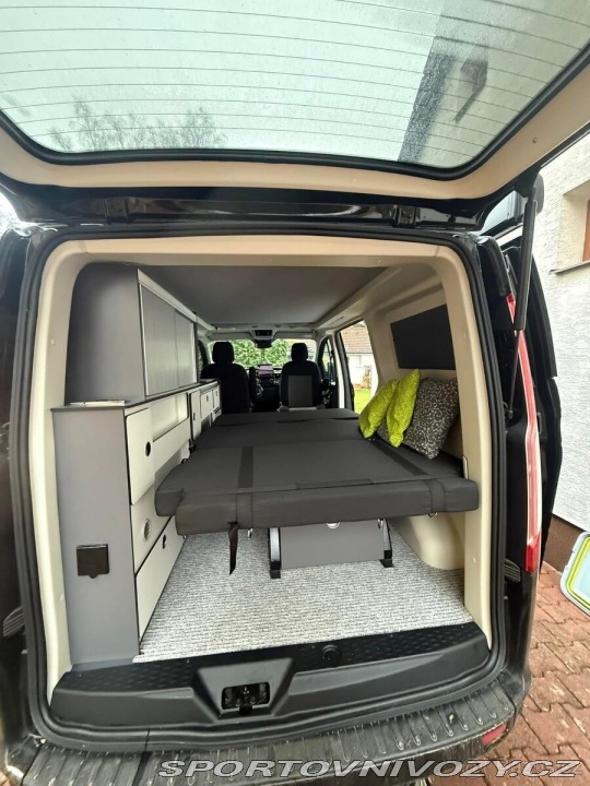 Ford Ostatní modely 2,0   výborný stav, najet 1800