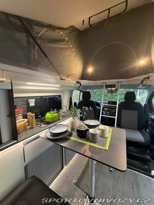 Ford Ostatní modely 2,0   výborný stav, najet 1800