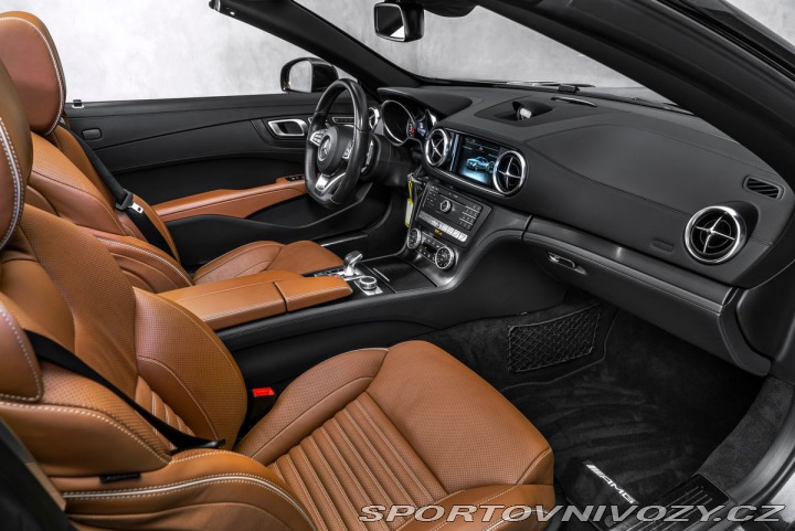 Mercedes-Benz SL Cabrio AMG Masáže H&K 1800