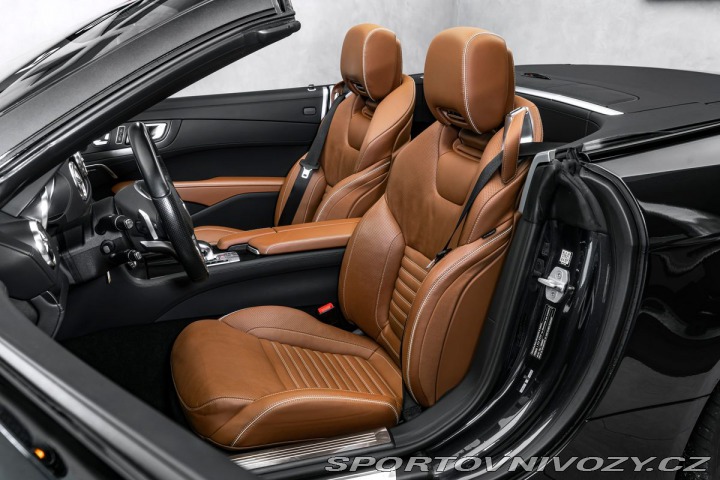 Mercedes-Benz SL Cabrio AMG Masáže H&K 1800