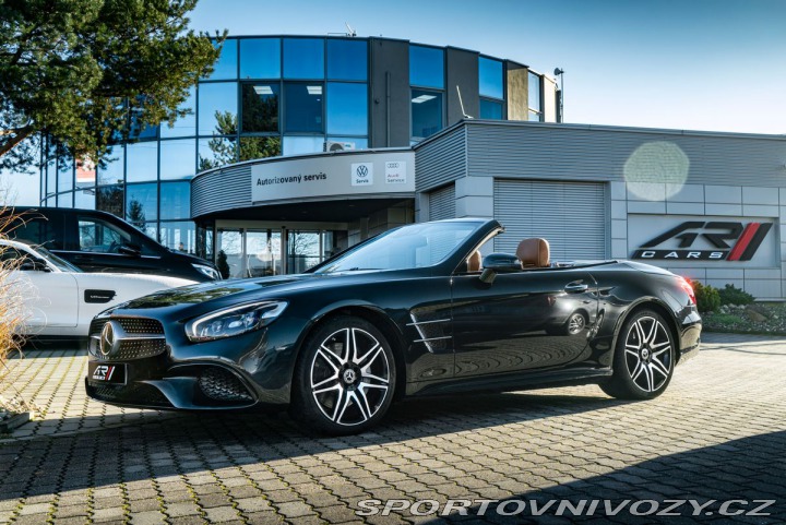 Mercedes-Benz SL Cabrio AMG Masáže H&K 1800