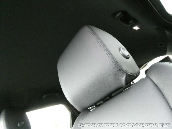 Ostatní značky Ostatní modely Land Rover Range Rover Velar 2,0 Dynamic SE P400e 4x4 2025