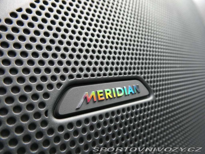 Ostatní značky Ostatní modely Land Rover Range Rover Velar 2,0 Dynamic SE P400e 4x4 2025