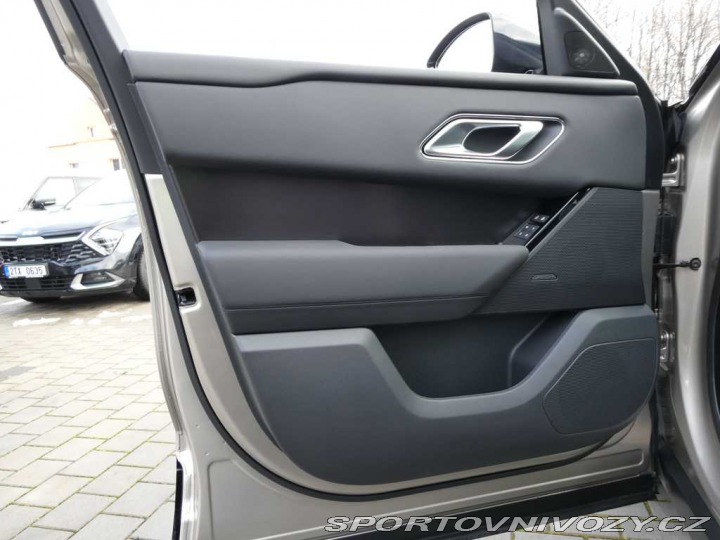 Ostatní značky Ostatní modely Land Rover Range Rover Velar 2,0 Dynamic SE P400e 4x4 2025