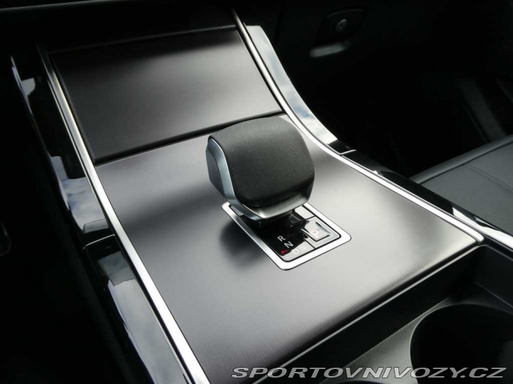 Ostatní značky Ostatní modely Land Rover Range Rover Velar 2,0 Dynamic SE P400e 4x4 2025