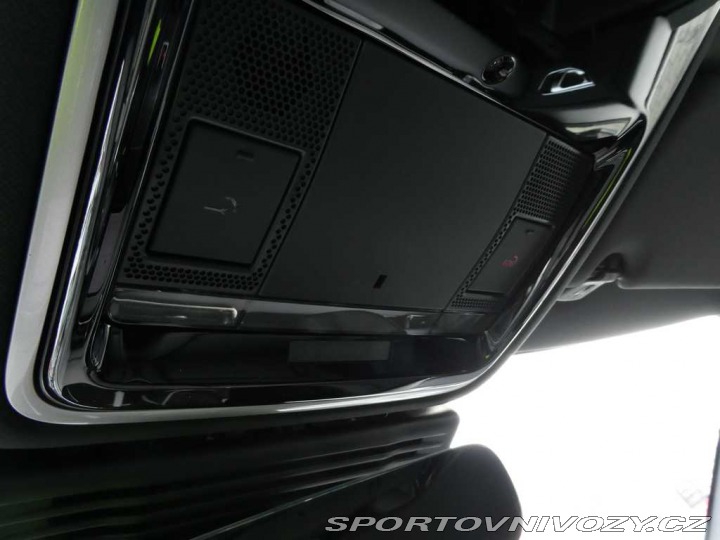 Ostatní značky Ostatní modely Land Rover Range Rover Velar 2,0 Dynamic SE P400e 4x4 2025