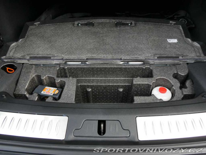 Ostatní značky Ostatní modely Land Rover Range Rover Velar 2,0 Dynamic SE P400e 4x4 2025