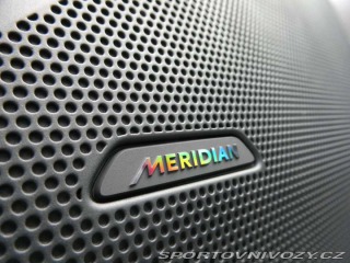 Ostatní značky Ostatní modely Land Rover Range Rover Velar 2,0 Dynamic SE P400e 4x4 2025