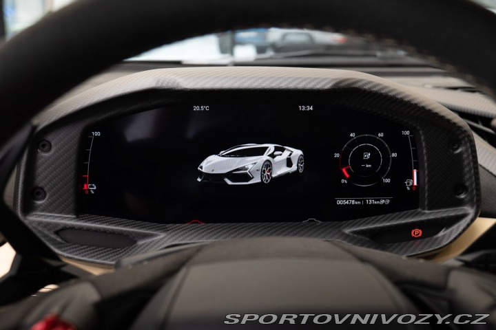Lamborghini Revuelto  2024