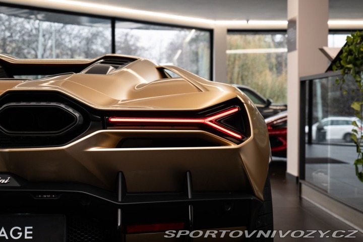 Lamborghini Revuelto  1800