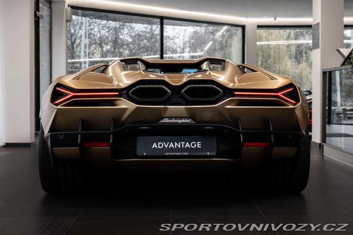 Lamborghini Revuelto 2024