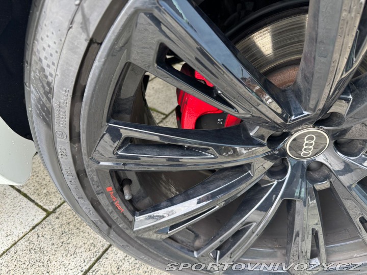 Audi SQ8 TFSI 373kW PPF 2023