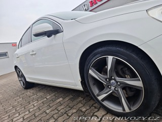Volvo S60 2.4 D5 AWD R-Design 158kW 2011