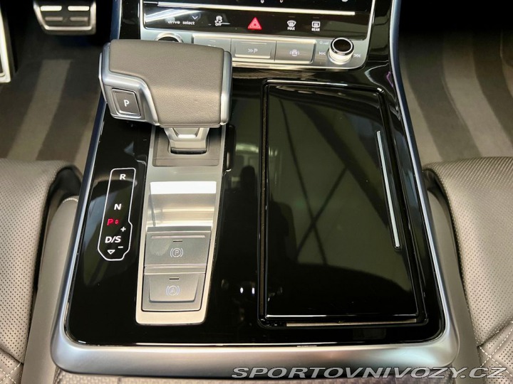 Audi Ostatní modely Q8 60TFSI e QUATTRO, MASÁŽE, 2025