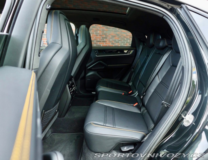 Porsche Cayenne Coupe 3.0 V6 E-Hybrid 34 2025