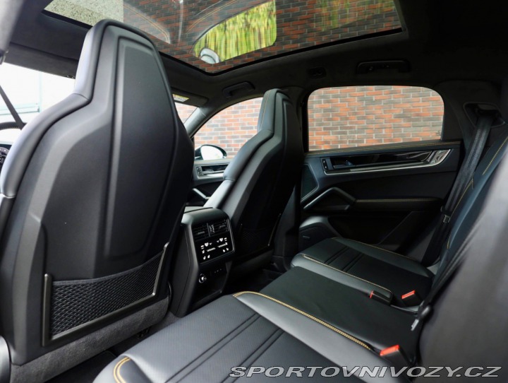 Porsche Cayenne Coupe 3.0 V6 E-Hybrid 34 2025