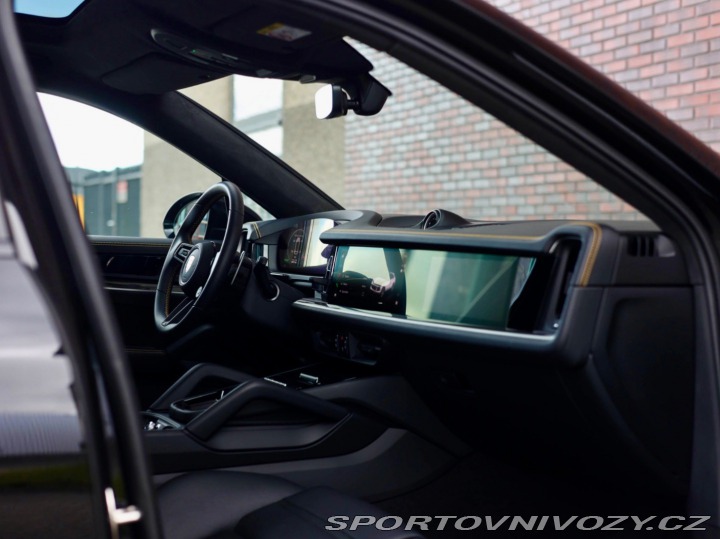 Porsche Cayenne Coupe 3.0 V6 E-Hybrid 34 2025