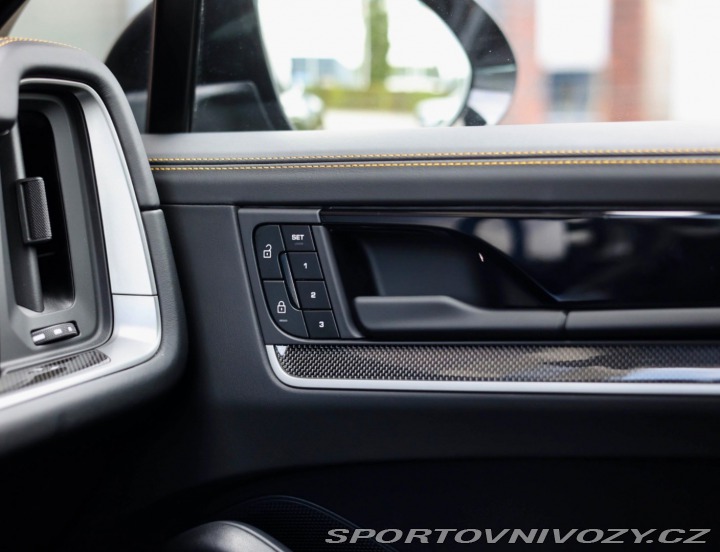 Porsche Cayenne Coupe 3.0 V6 E-Hybrid 34 2025