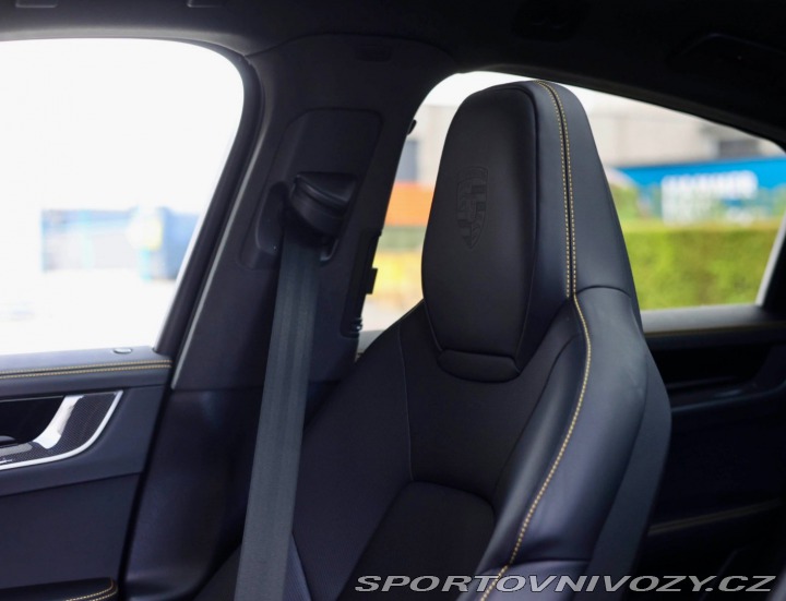 Porsche Cayenne Coupe 3.0 V6 E-Hybrid 34 2025