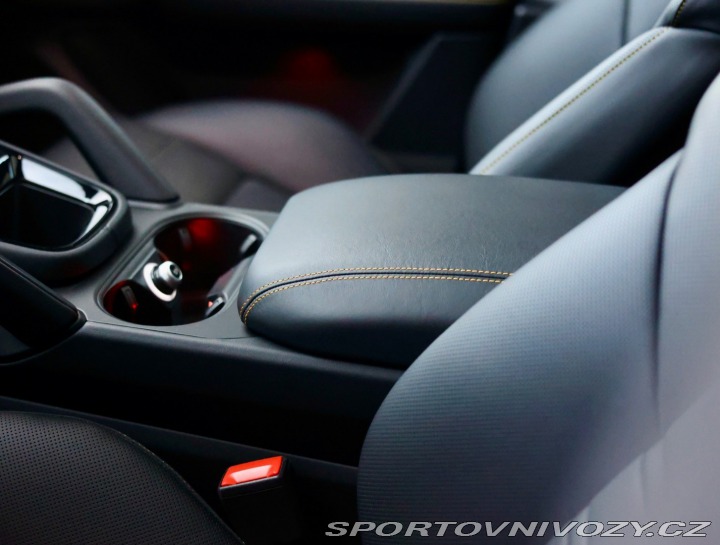 Porsche Cayenne Coupe 3.0 V6 E-Hybrid 34 2025