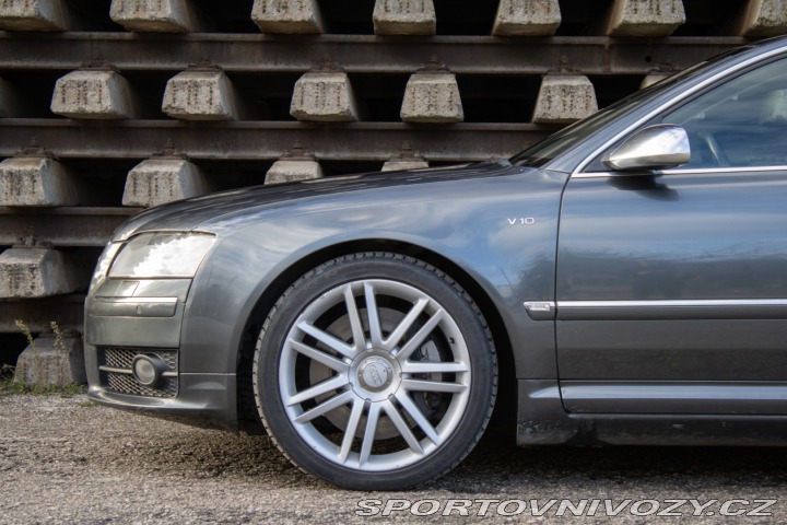 Audi S8 5.2 V10 Quattro / AJ NA 2007