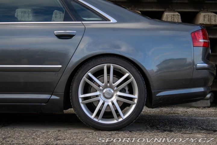 Audi S8 5.2 V10 Quattro / AJ NA 2007