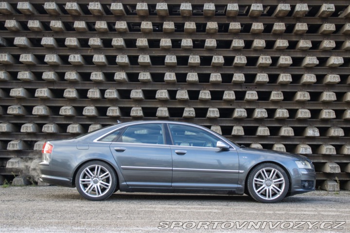 Audi S8 5.2 V10 Quattro / AJ NA 2007