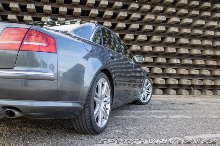 Audi S8 5.2 V10 Quattro / AJ NA 2007