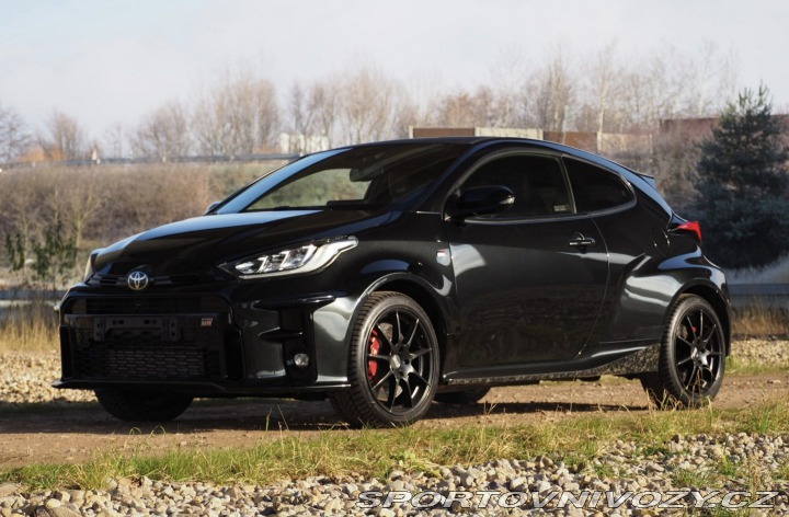 Toyota Yaris PERFORMANCE 2020