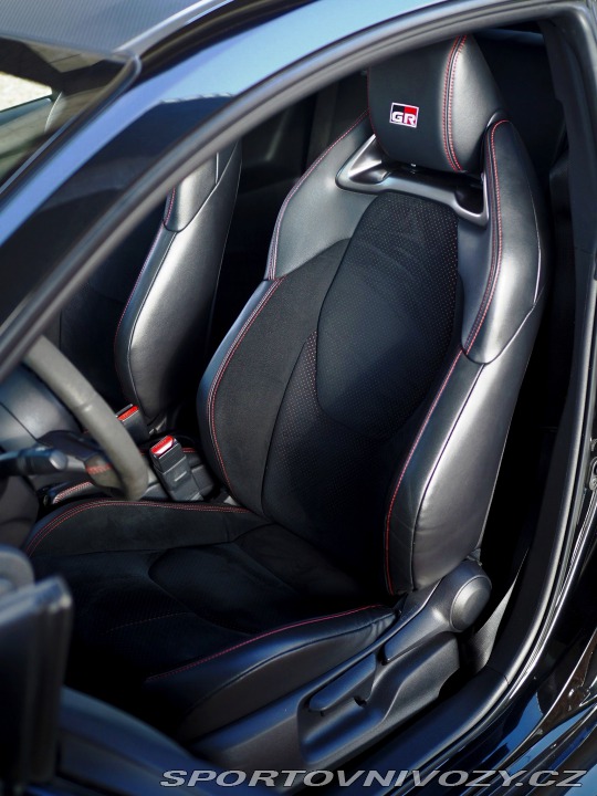 Toyota Yaris PERFORMANCE 2020