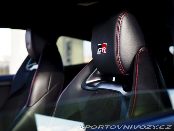 Toyota Yaris PERFORMANCE 2020