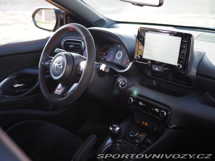 Toyota Yaris PERFORMANCE 2020