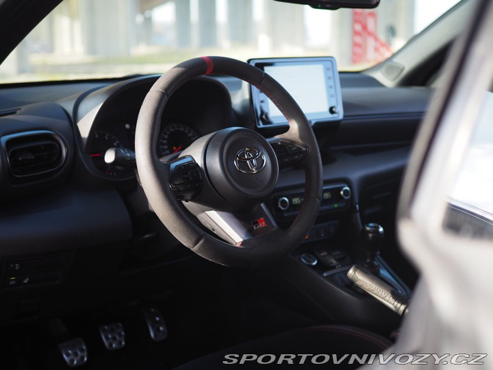 Toyota Yaris PERFORMANCE 2020