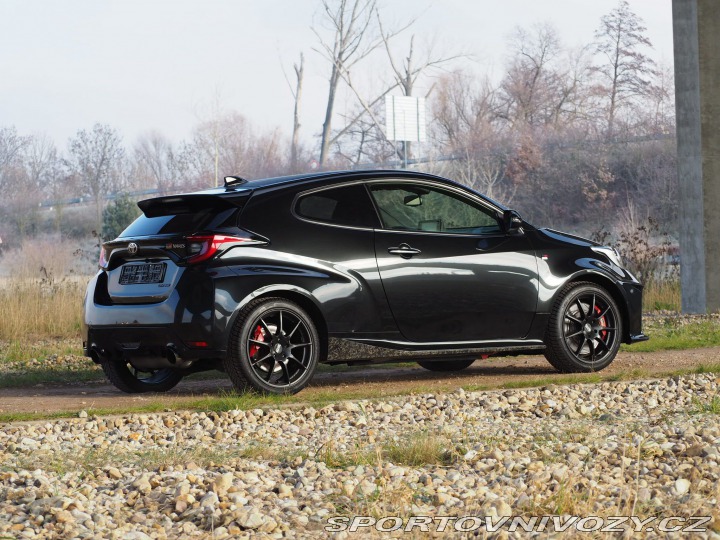 Toyota Yaris PERFORMANCE 2020