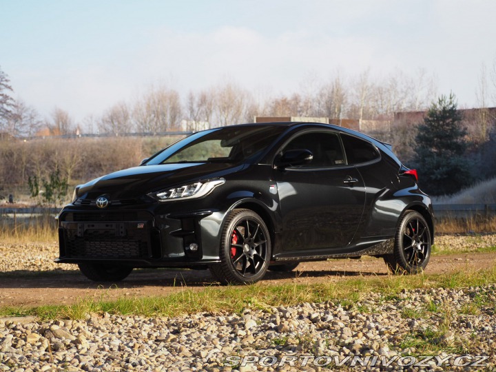 Toyota Yaris PERFORMANCE 2020