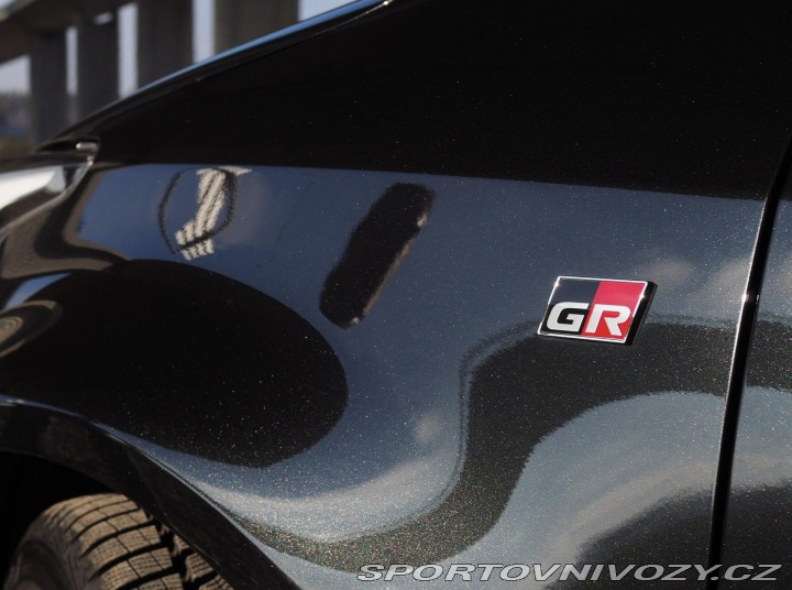 Toyota Yaris PERFORMANCE 2020