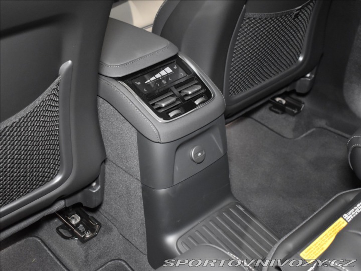 Volvo Ostatní modely XC90 2,0 T8  Plus Dark 2025