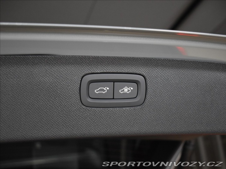 Volvo Ostatní modely XC90 2,0 T8  Plus Dark 2025