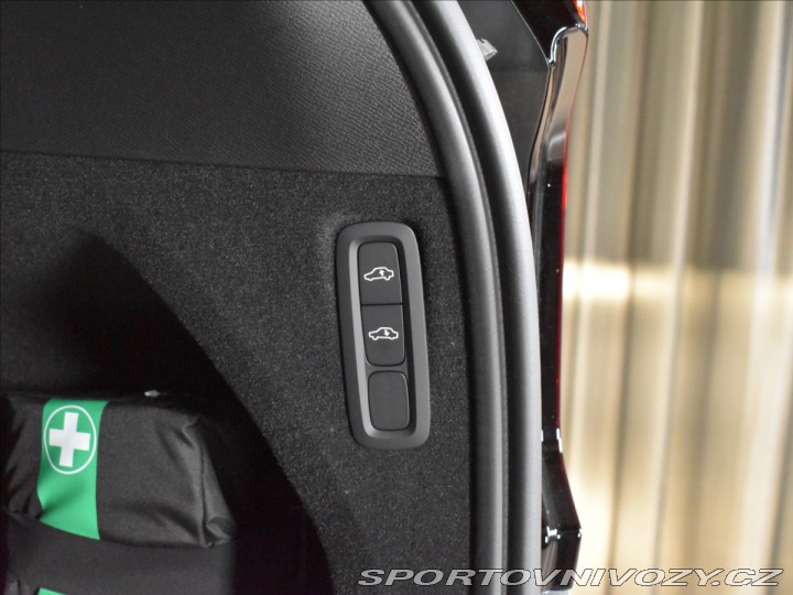 Volvo Ostatní modely XC90 2,0 T8  Plus Dark 2025