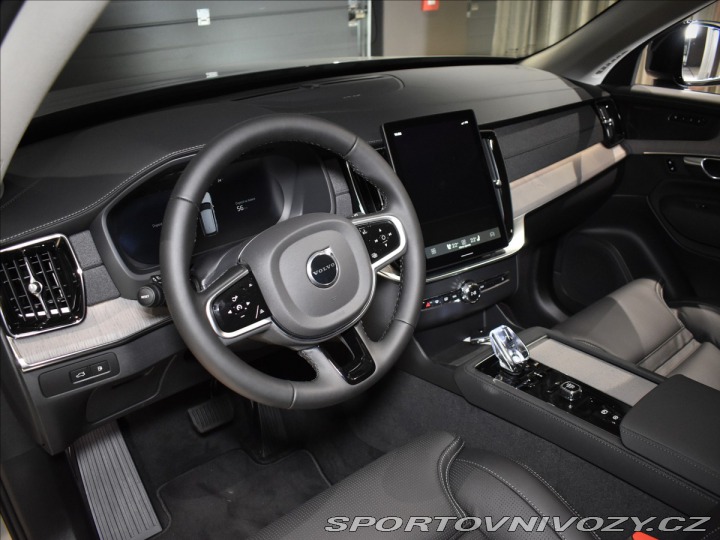 Volvo Ostatní modely XC90 2,0 T8  Plus Dark 2025