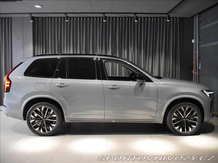 Volvo Ostatní modely XC90 2,0 T8  Plus Dark 2025