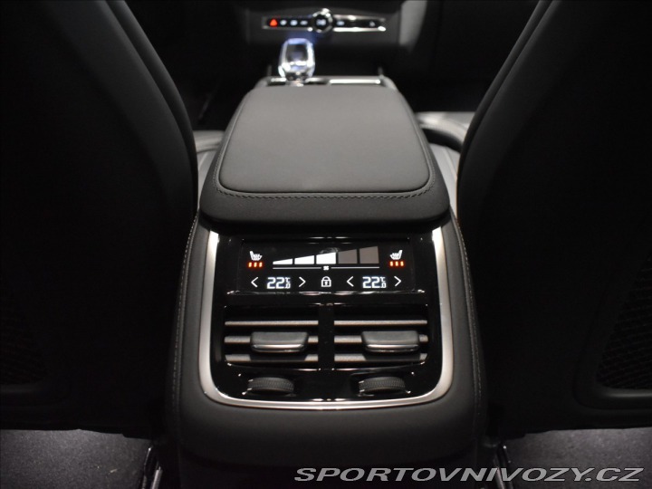 Volvo Ostatní modely XC90 2,0 T8  Plus Dark 2025