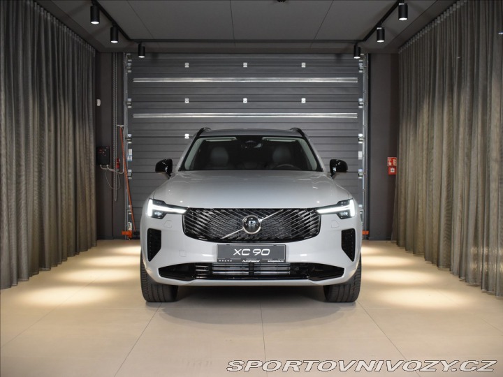 Volvo Ostatní modely XC90 2,0 T8  Plus Dark 2025