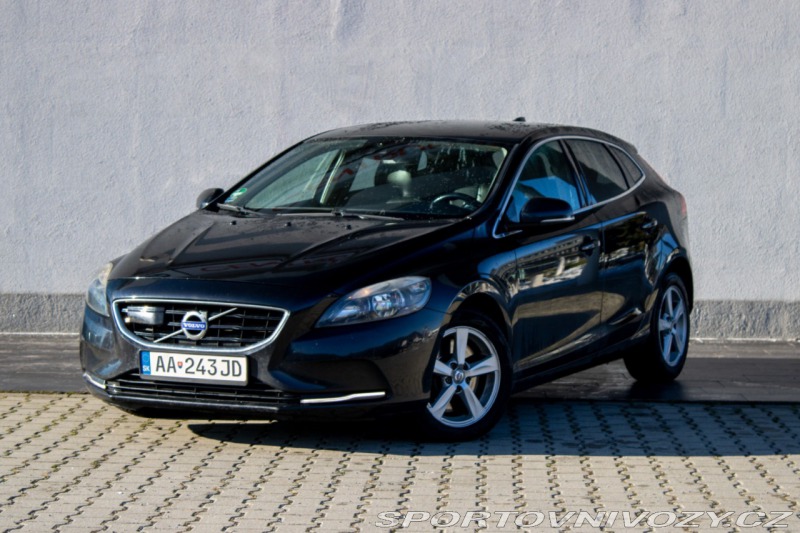 Volvo V40 D4 2.0L Drive-E Momentum